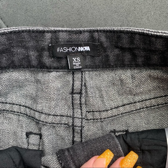 Black denim skirt with zippers - Picture 3 of 5